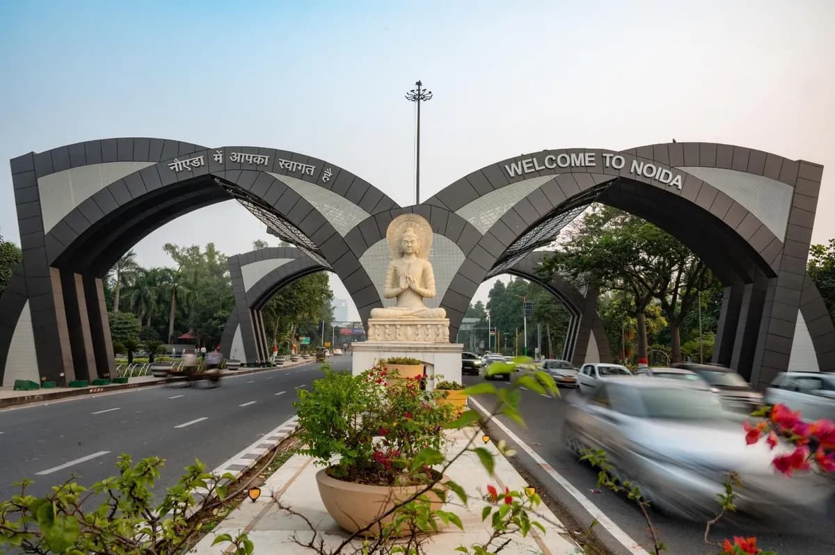 Group Travel Trips from Noida: What to Consider Before Planning Your Next Group Journey