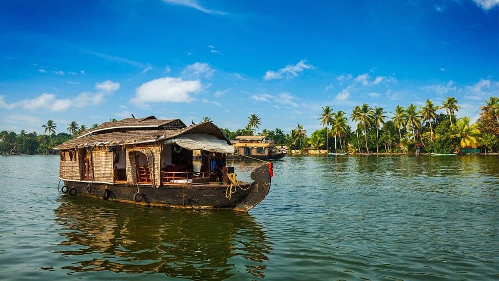 Want a Smooth Vacation? Follow This Kerala Travel Guide from Delhi