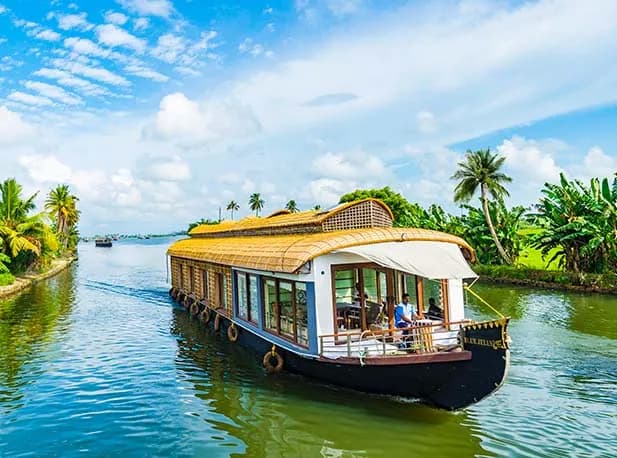 Kerala Tour Packages from Gujarat That Bring You Closer to Nature - Travel Guide by Travel Murti