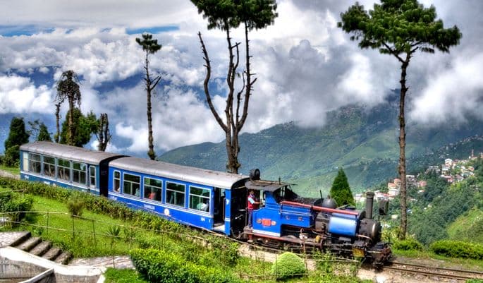 DARJEELING QUEEN OF HILL