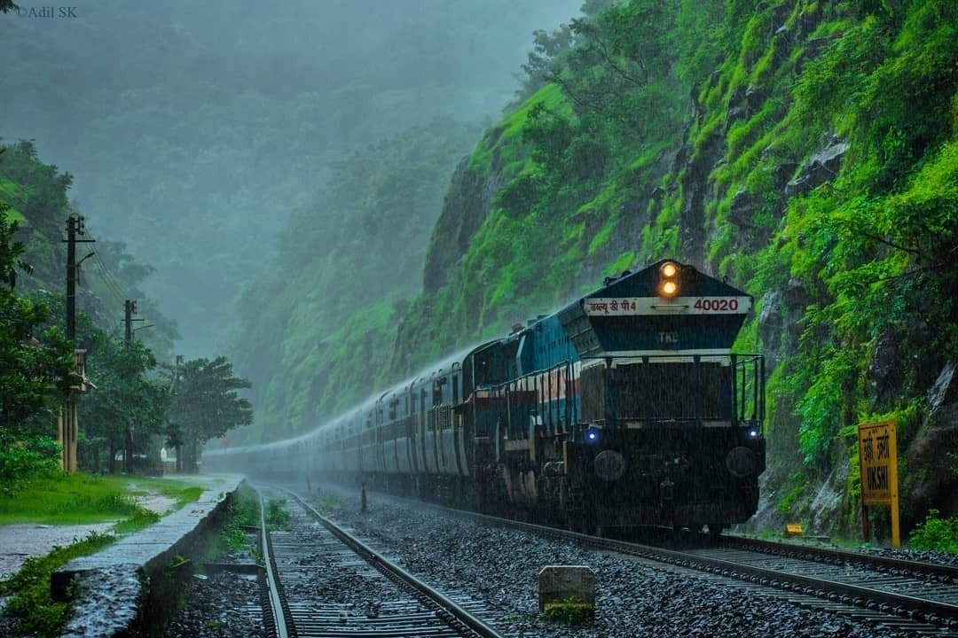 DARJEELING QUEEN OF HILL