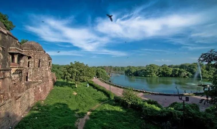 GOLDEN TRIANGLE TOUR WITH AMRITAR