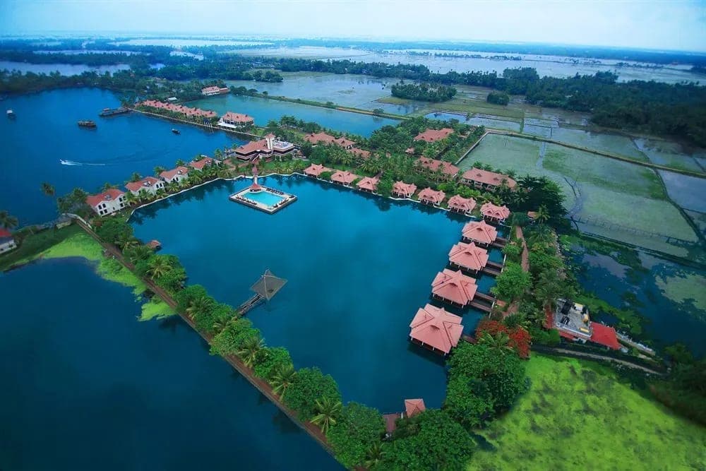 COCHINE MUNNAR THEKKADY ALLEPPEY HOUSEBOAT SPECIAL TOUR