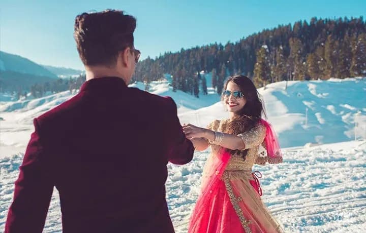 Kashmir with Gulmarg Honeymoon Package