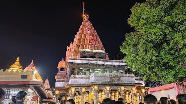 Mahakaleshwar Temple Ujjain with devotees during morning aarti